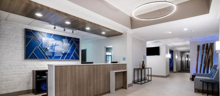 Holiday Inn Express Exterior