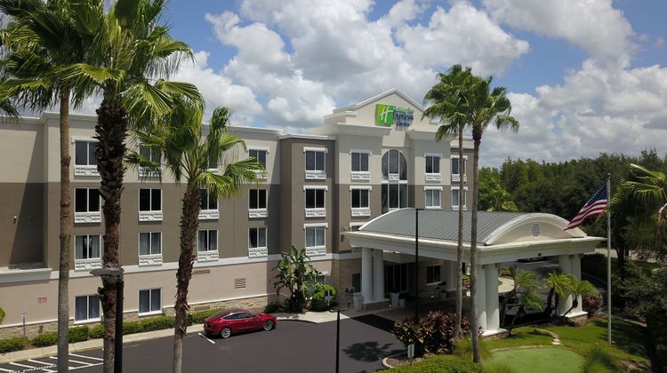 Holiday Inn Express Exterior