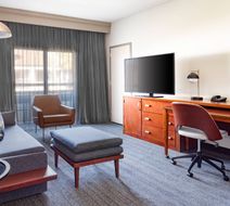 Courtyard St. Petersburg Clearwater Room