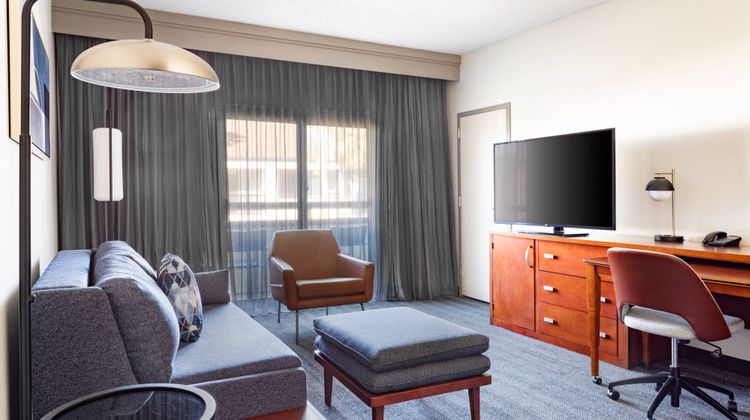 Courtyard St. Petersburg Clearwater Room