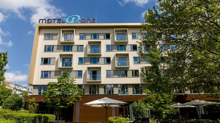 Motel One Wien Prater Exterior