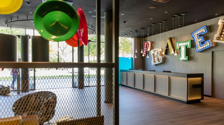 Motel One Wien Prater Lobby