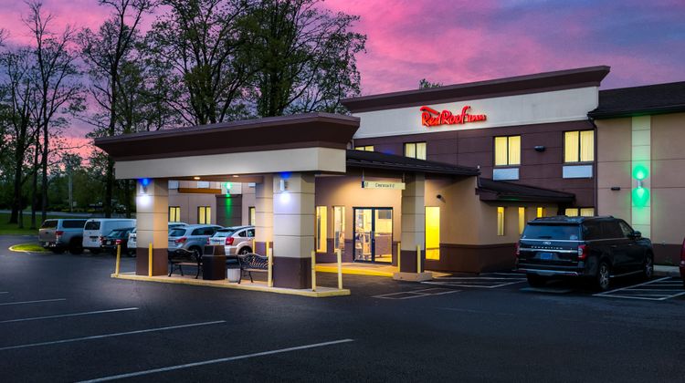 Red Roof Inn Denver Exterior