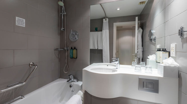 Holiday Inn London Regent's Park Room