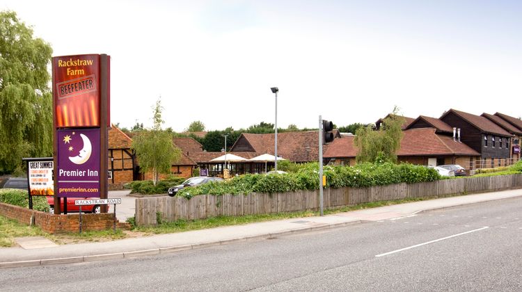 Premier Inn Sandhurst Exterior