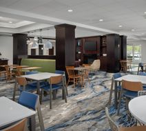 Fairfield Inn & Suites Tacoma Lobby