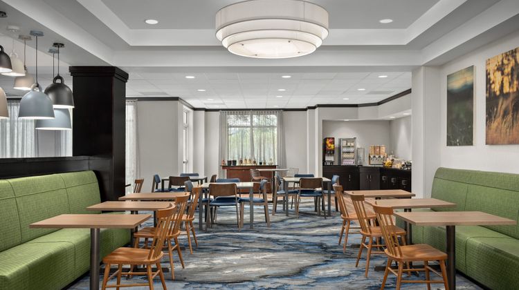 Fairfield Inn & Suites Tacoma Restaurant