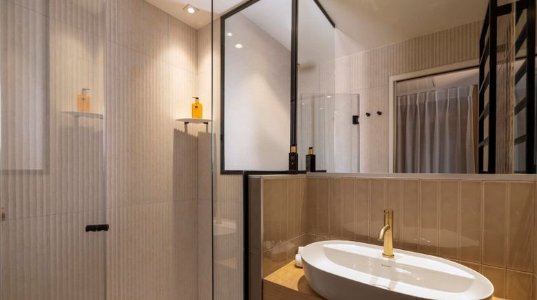 <b>Hotel Beige Suite</b>. Images powered by <a href="https://www.leonardoworldwide.com/" title="Leonardo Worldwide" target="_blank">Leonardo</a>.