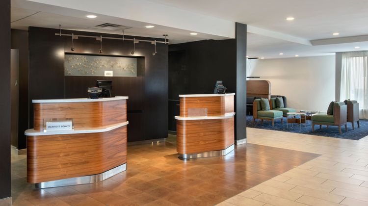 Courtyard New Haven Wallingford Lobby