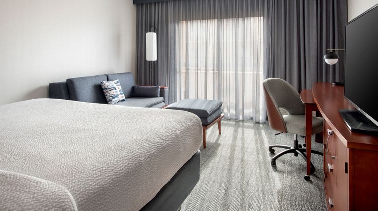 Courtyard New Haven Wallingford Room