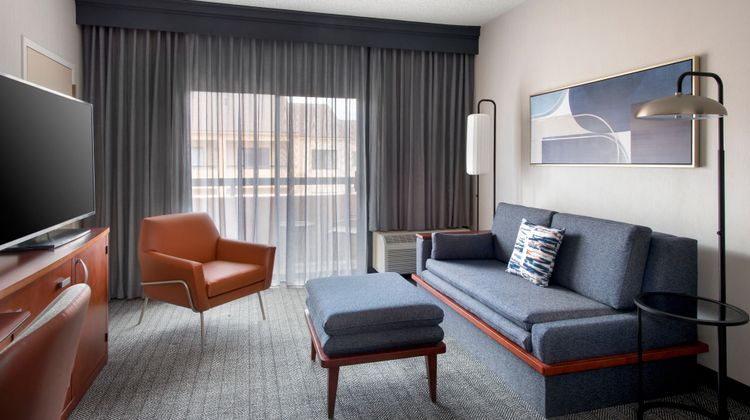 Courtyard New Haven Wallingford Room