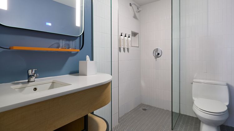 Delta Hotels by Marriott New York Times Square Room