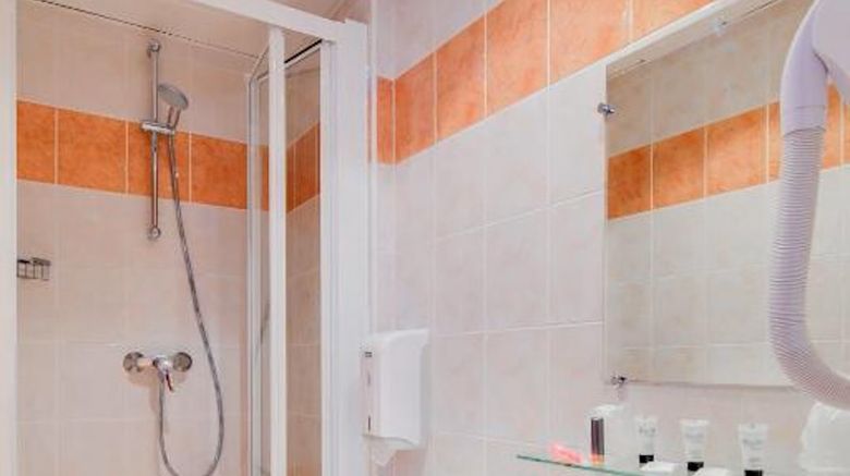 <b>Hotel Le Village Montmartre Room</b>. Images powered by <a href="https://www.leonardoworldwide.com/" title="Leonardo Worldwide" target="_blank">Leonardo</a>.