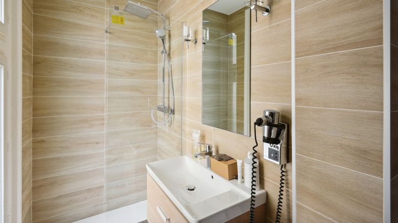 <b>Hotel Paris Le Singulier Room</b>. Images powered by <a href="https://www.leonardoworldwide.com/" title="Leonardo Worldwide" target="_blank">Leonardo</a>.