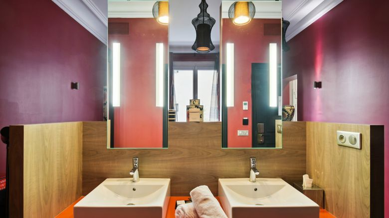 <b>Hotel Paris Le Singulier Room</b>. Images powered by <a href="https://www.leonardoworldwide.com/" title="Leonardo Worldwide" target="_blank">Leonardo</a>.