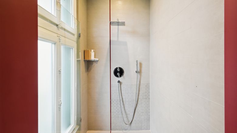 <b>Hotel Paris Le Singulier Room</b>. Images powered by <a href="https://www.leonardoworldwide.com/" title="Leonardo Worldwide" target="_blank">Leonardo</a>.