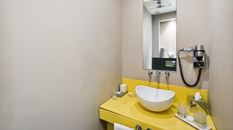 <b>Hotel Paris Le Singulier Room</b>. Images powered by <a href="https://www.leonardoworldwide.com/" title="Leonardo Worldwide" target="_blank">Leonardo</a>.