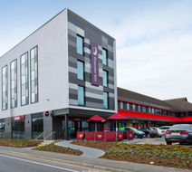 Premier Inn Slough West Exterior