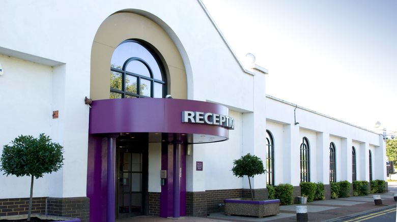 <b>Premier Inn South Mimms Exterior</b>. Images powered by <a href="https://www.leonardoworldwide.com/" title="Leonardo Worldwide" target="_blank">Leonardo</a>.