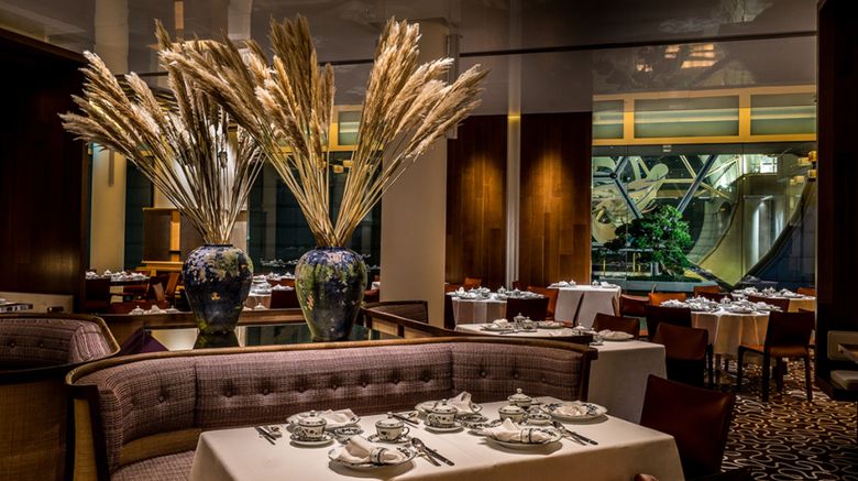 <b>The Ritz-Carlton, Millenia Singapore Restaurant</b>. Images powered by <a href="https://www.leonardoworldwide.com/" title="Leonardo Worldwide" target="_blank">Leonardo</a>.