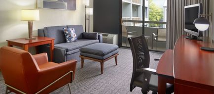 Courtyard Nashville Brentwood Room