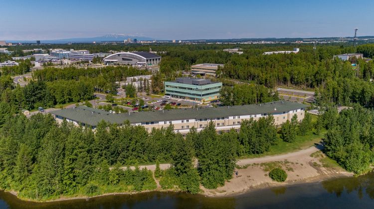 SpringHill Suites University Lake Exterior