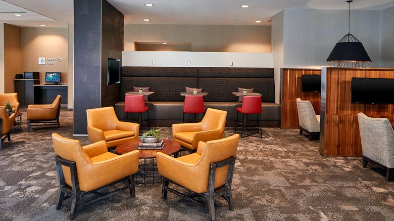 <b>Courtyard Minneapolis West Lobby</b>. Images powered by <a href="https://www.leonardoworldwide.com/" title="Leonardo Worldwide" target="_blank">Leonardo</a>.