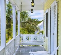 Island City House Exterior