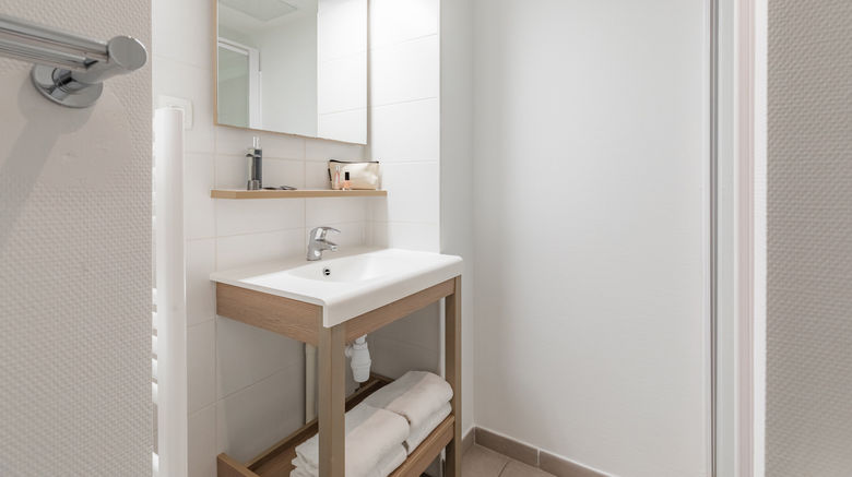 <b>Appart'City Valence Room</b>. Images powered by <a href="https://www.leonardoworldwide.com/" title="Leonardo Worldwide" target="_blank">Leonardo</a>.