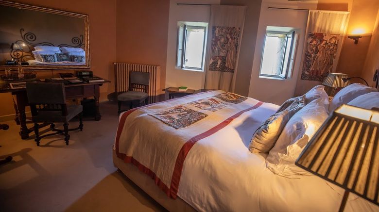 <b>Chateau de Mercues Room</b>. Images powered by <a href="https://www.leonardoworldwide.com/" title="Leonardo Worldwide" target="_blank">Leonardo</a>.