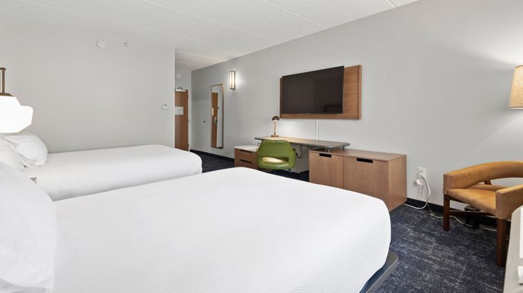 Fairfield Inn & Suites Hickory Room