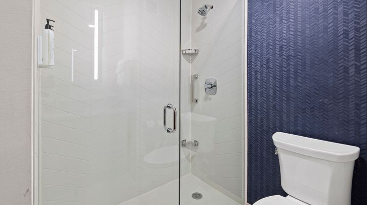 Fairfield Inn & Suites Hickory Room
