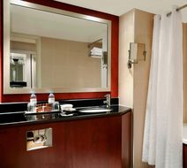 Sheraton Skyline Hotel London Heathrow Room
