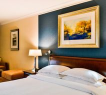 Sheraton Skyline Hotel London Heathrow Room