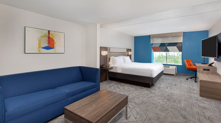 Holiday Inn Express Hotel & Suites Room