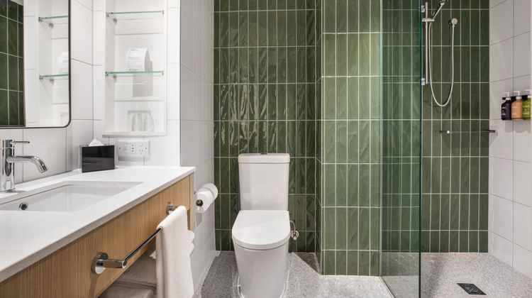 Holiday Inn Dandenong Room
