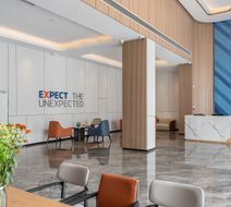 Holiday Inn Express Conv & Exhibition Exterior