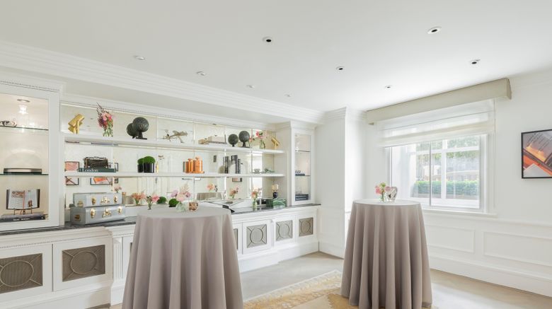 <b>The Langham, London Meeting</b>. Images powered by <a href=https://www.travelagewest.com/Hotels/London/