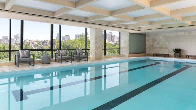 Four Seasons Hotel Boston Pool