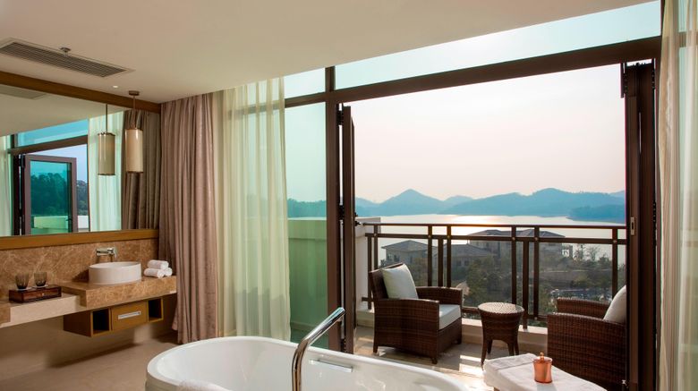 <b>Sheraton Bailuhu Resort, Huizhou Room</b>. Images powered by <a href="https://www.leonardoworldwide.com/" title="Leonardo Worldwide" target="_blank">Leonardo</a>.