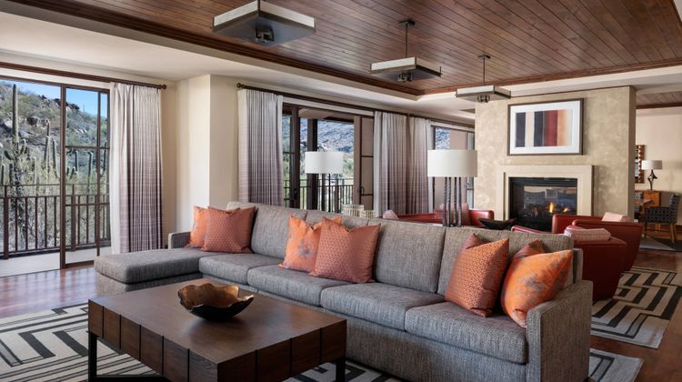 The Ritz-Carlton, Dove Mountain Room