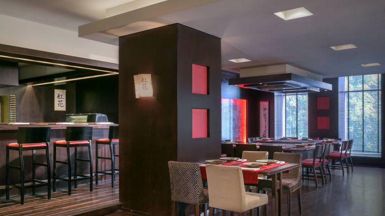 <b>Sheraton Bucharest Hotel Restaurant</b>. Images powered by <a href="https://www.leonardoworldwide.com/" title="Leonardo Worldwide" target="_blank">Leonardo</a>.