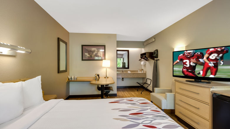 <b>Red Roof Inn Asheville - Biltmore West Room</b>. Images powered by <a href="https://www.leonardoworldwide.com/" title="Leonardo Worldwide" target="_blank">Leonardo</a>.