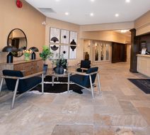 Prestige Hotel & Conv Ctr Vernon Lobby