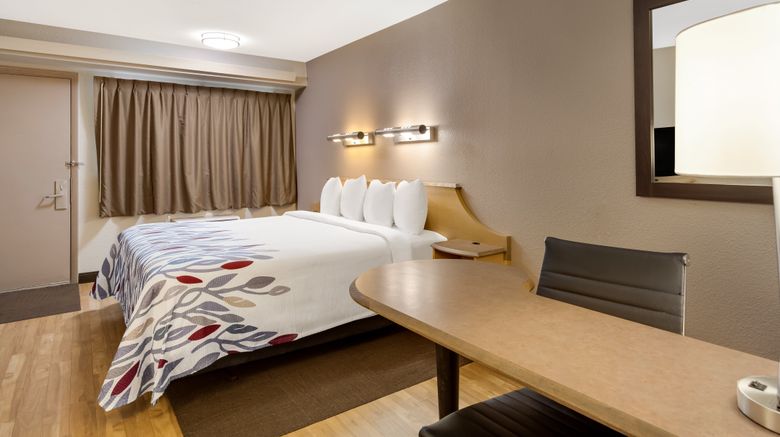 <b>Red Roof Inn Asheville - Biltmore West Room</b>. Images powered by <a href="https://www.leonardoworldwide.com/" title="Leonardo Worldwide" target="_blank">Leonardo</a>.