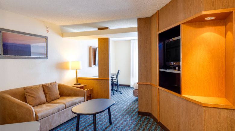 <b>Fairfield Inn & Suites Edmond Room</b>. Images powered by <a href="https://www.leonardoworldwide.com/" title="Leonardo Worldwide" target="_blank">Leonardo</a>.