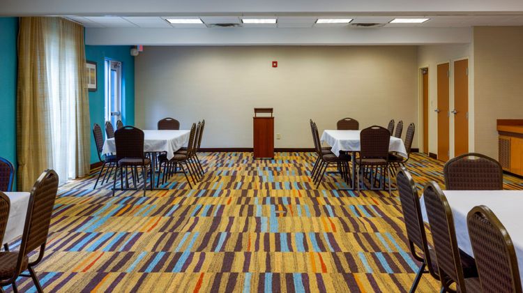 Fairfield Inn & Suites Edmond Meeting