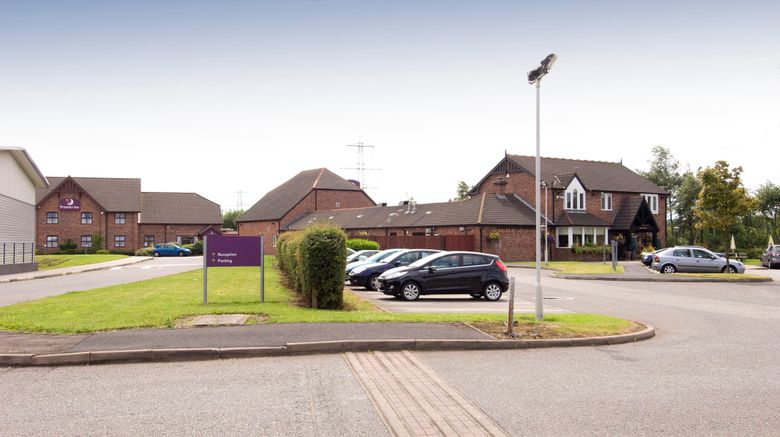 <b>Premier Inn St. Helens South Exterior</b>. Images powered by <a href="https://www.leonardoworldwide.com/" title="Leonardo Worldwide" target="_blank">Leonardo</a>.