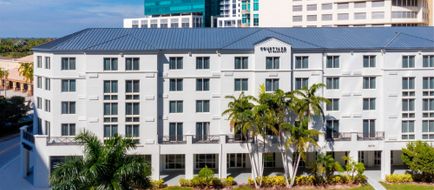 Courtyard Miami Dadeland Exterior