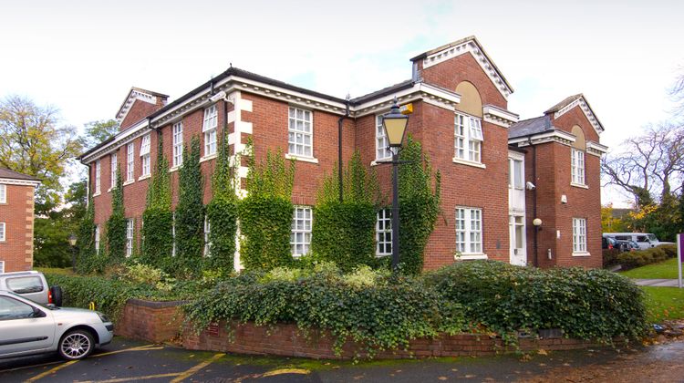 Premier Inn Stockport Central Exterior